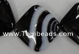 CAG2939 15.5 inches 25*25mm diamond black line agate beads