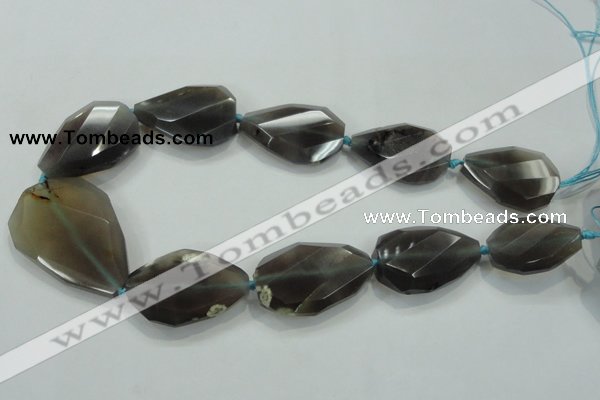 CNG487 20*30mm – 30*42mm twisted & faceted nuggets grey agate beads