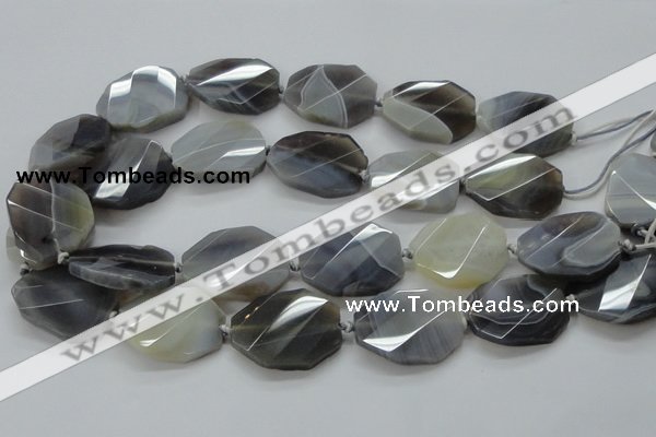 CAA263 25*30mm twisted & faceted octagonal grey line agate beads