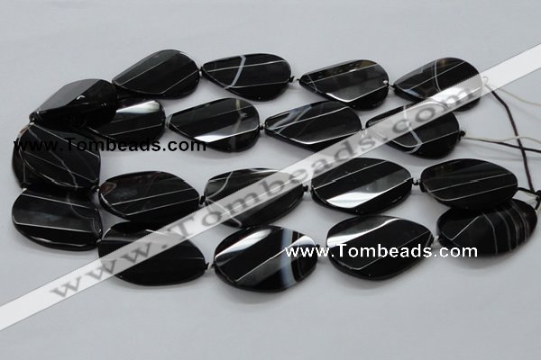 CAA285 28*38mm twisted & faceted teardrop black line agate beads