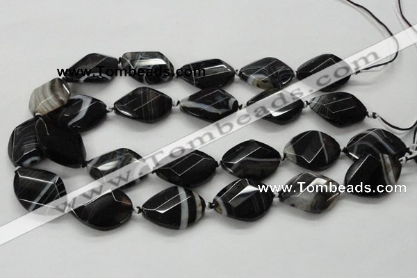 CAA286 22*30mm twisted & faceted oval black line agate beads