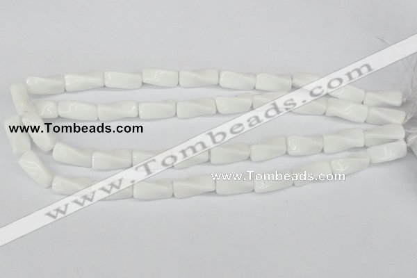 CTW127 15.5 inches 9*20mm twisted trihedron white agate beads